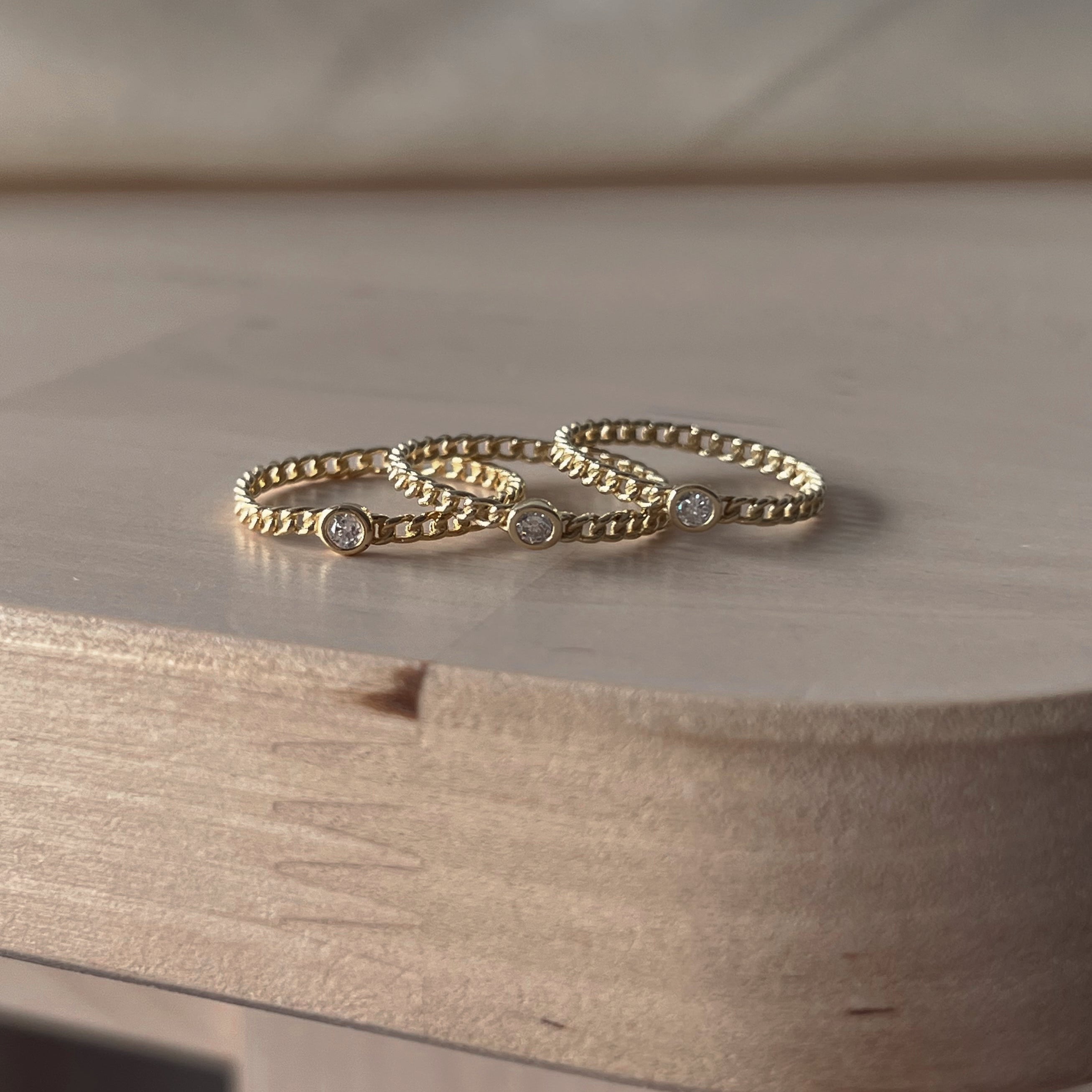 Dainty Chain Ring