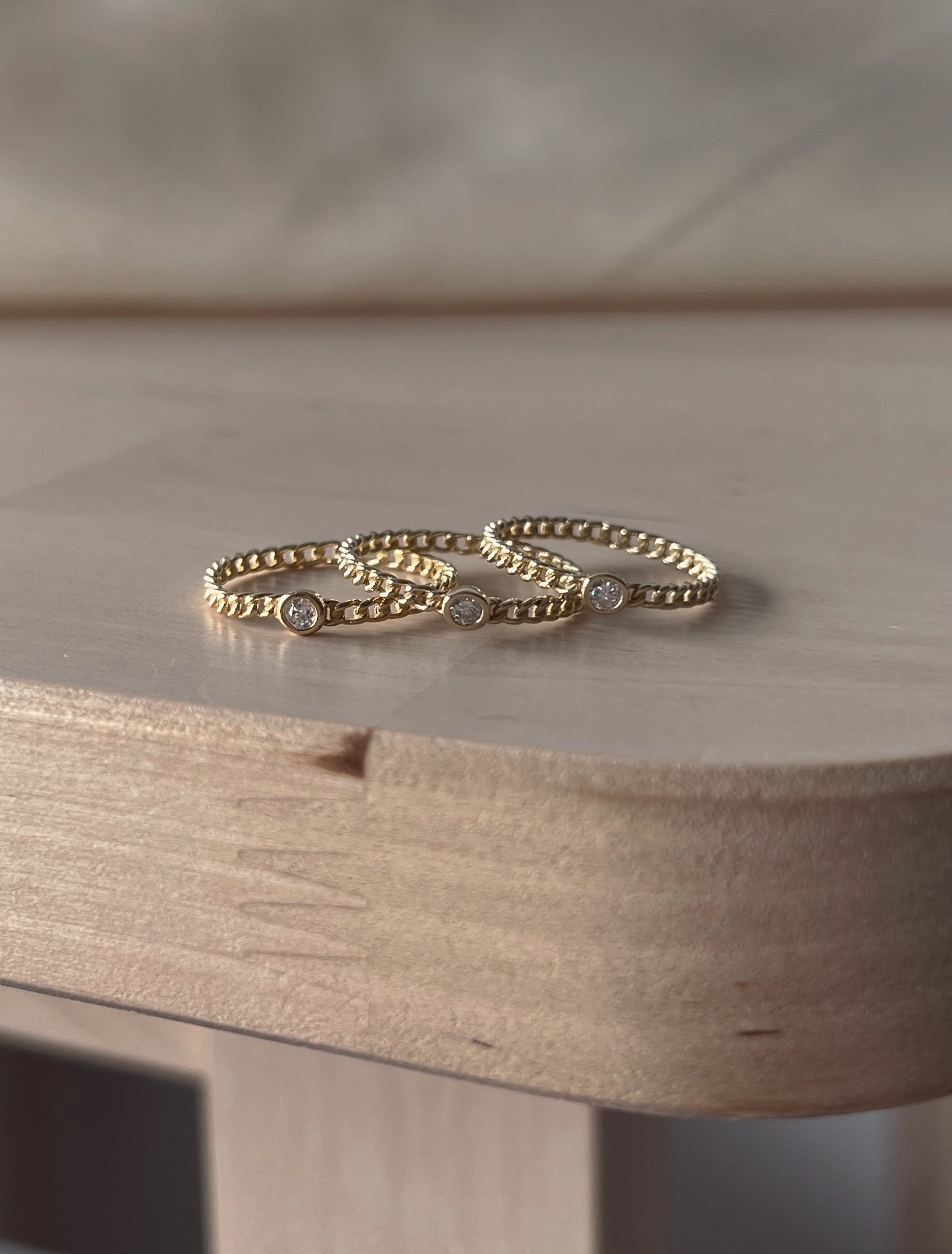Dainty Chain Ring